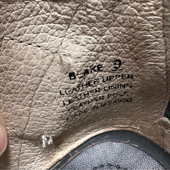 Freebird By Steven Blake Sandals / Boots. Block wooden heel.Leather upper - Picture 9 of 11